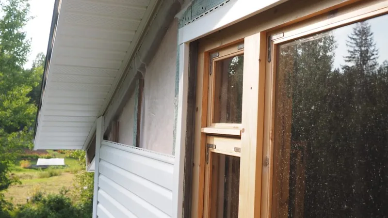What Size Nails for Vinyl Siding? | Fastener Guide